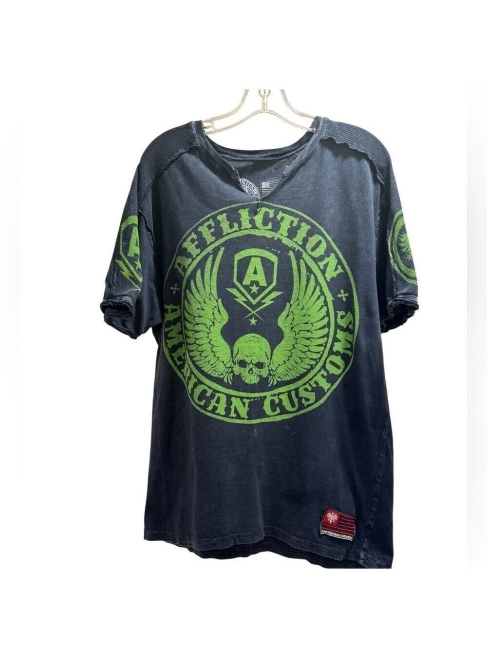 Affliction Men's Graphic T-Shirt Large Neon Green Skull Wings - Picture 10 of 13